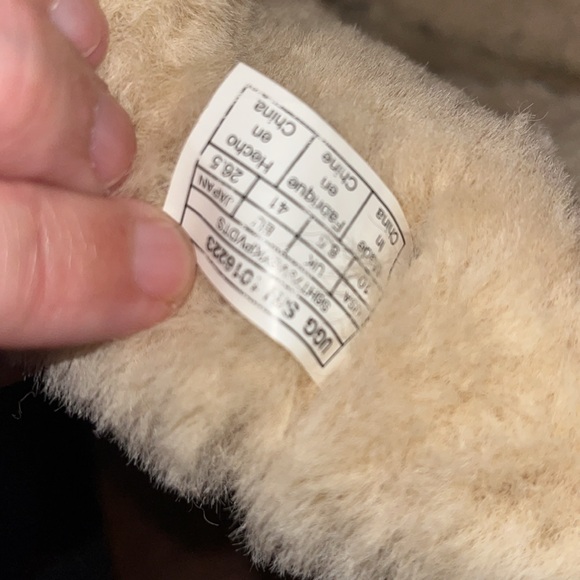 UGG Classic Short Boots US size 10 - Picture 6 of 13
